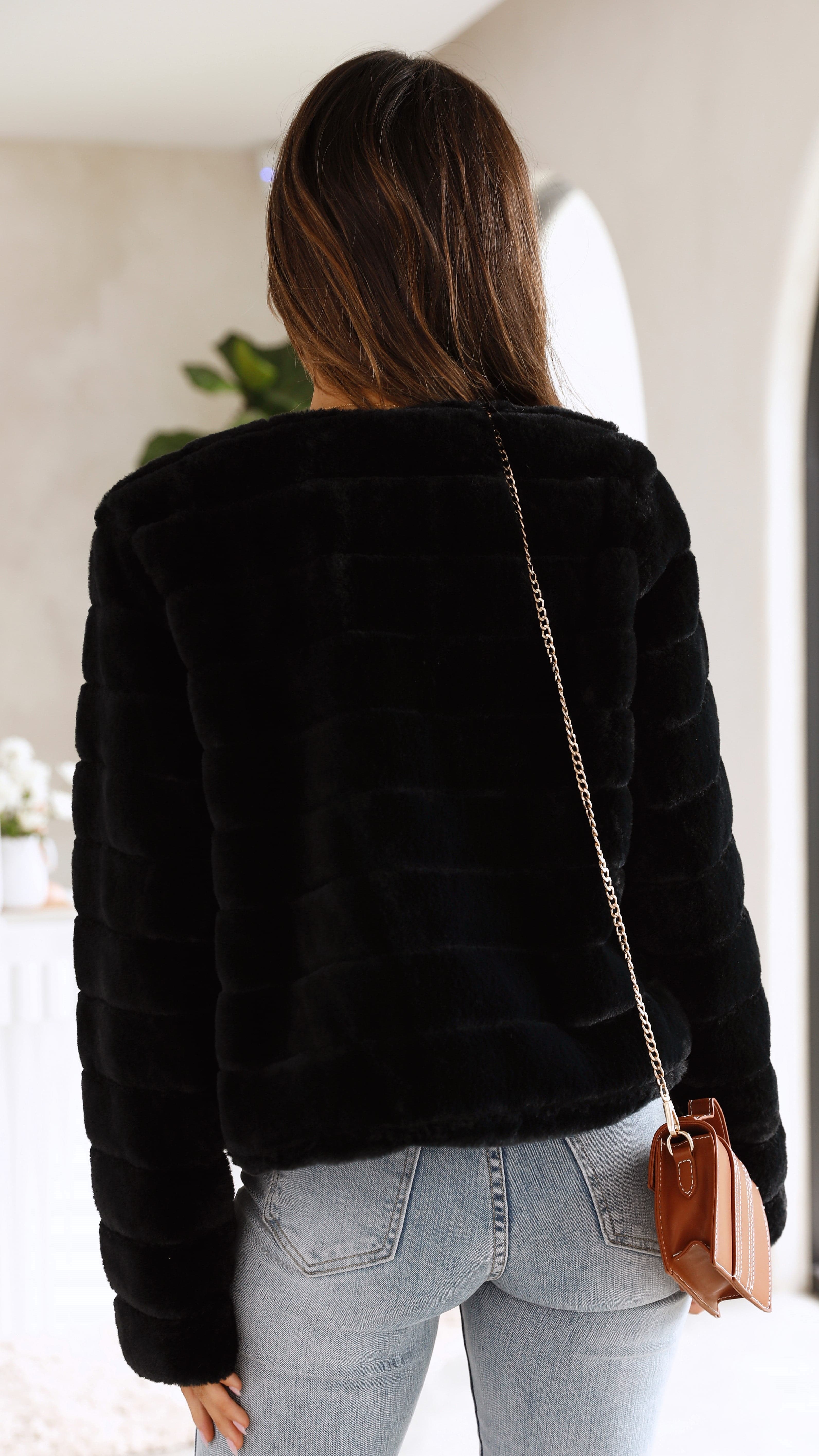 Emilia | Faux Fur Jas – Cropped Jas