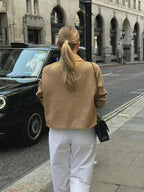 Serena | Suede Jas met Knopen – Cropped Jack